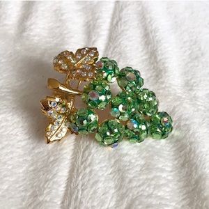 🍇  Vintage Grape Brooch & Necklace